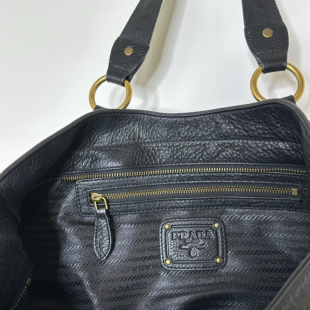 Vintage leather Black Prada large shoulder bag with Prada charms, never used - Picture 5 of 10